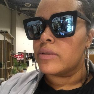 Meet your Posher, Shanika